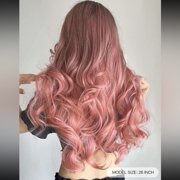 Long W/ Bangs Wavy Wig 💇‍♀️ - Picture 4 of 5